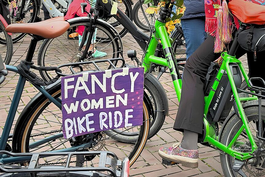 Fancy Women Bike Ride Fancy Women Bike Ride