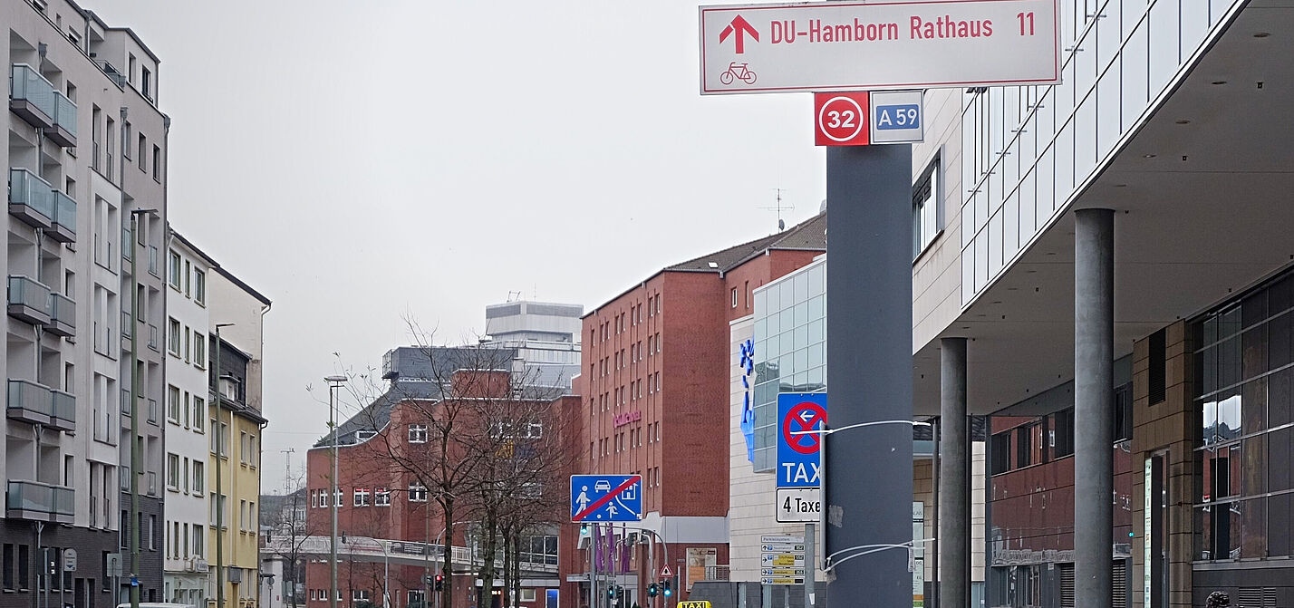 A59 Fahrradumleitung: Start der alten Route am Opernplatz
