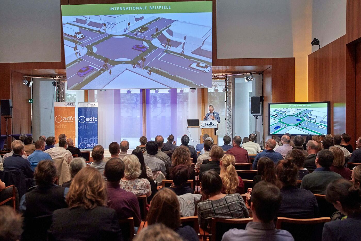 ADFC-Fachveranstaltung 2019 Sichere Kreuzungen ADFC-Fachveranstaltung 2019 Sichere Kreuzungen